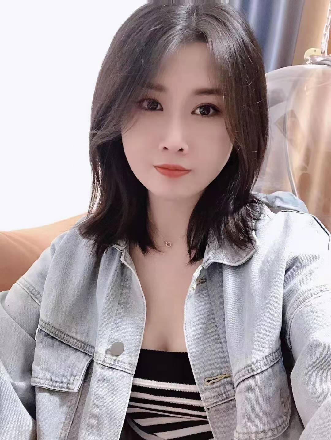 成熟性感美女，服务型